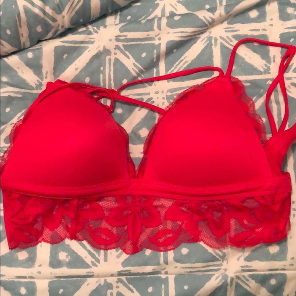 VS pink bra